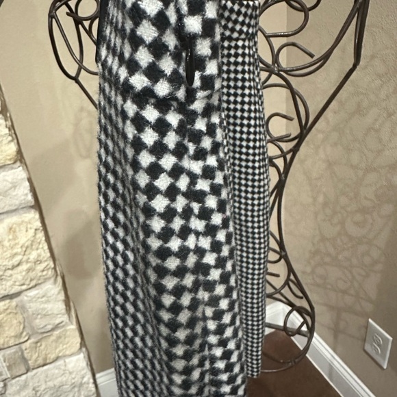 Talbots black & white diamond shaped pattern skirt - Picture 2 of 4